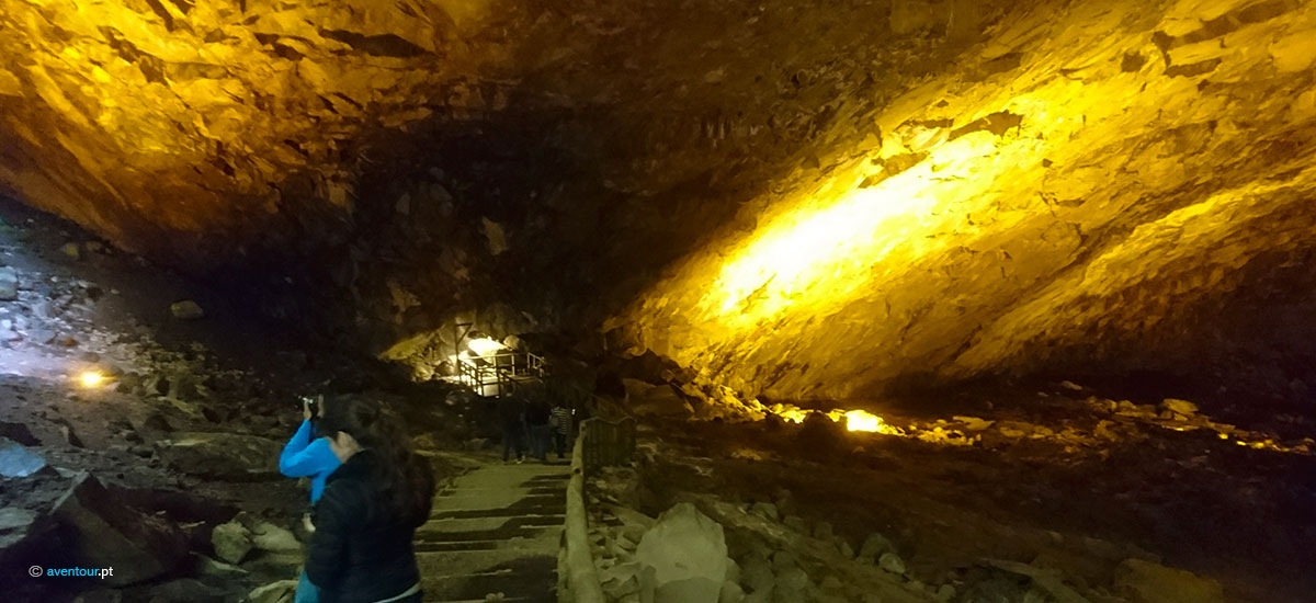 Furna do Enxofre na Ilha Graciosa - Açores