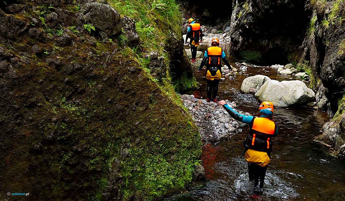 Caminhadas Aquáticas na Ilha de São Jorge nos Açores