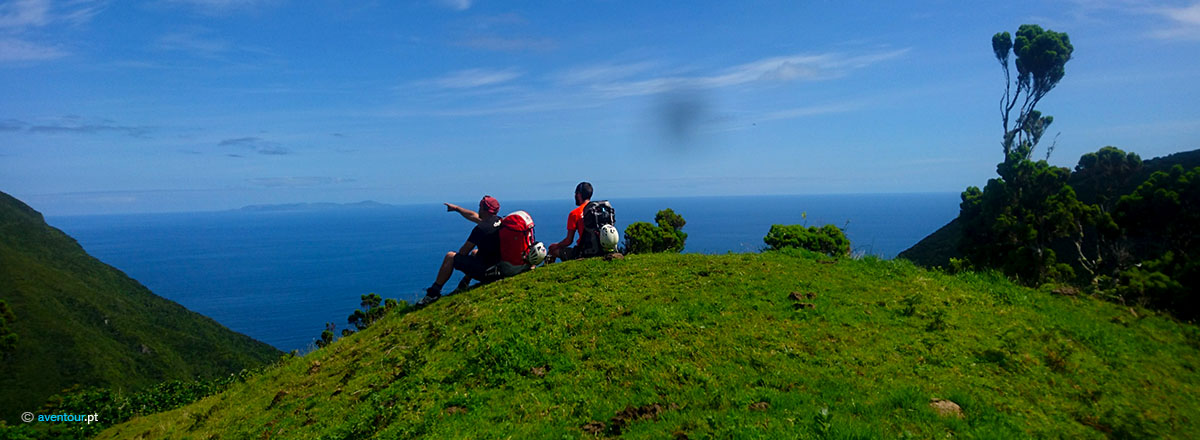 Trilho Pedestre da Caldeira de Santo Cristo com Canyoning São Jorge Açores
