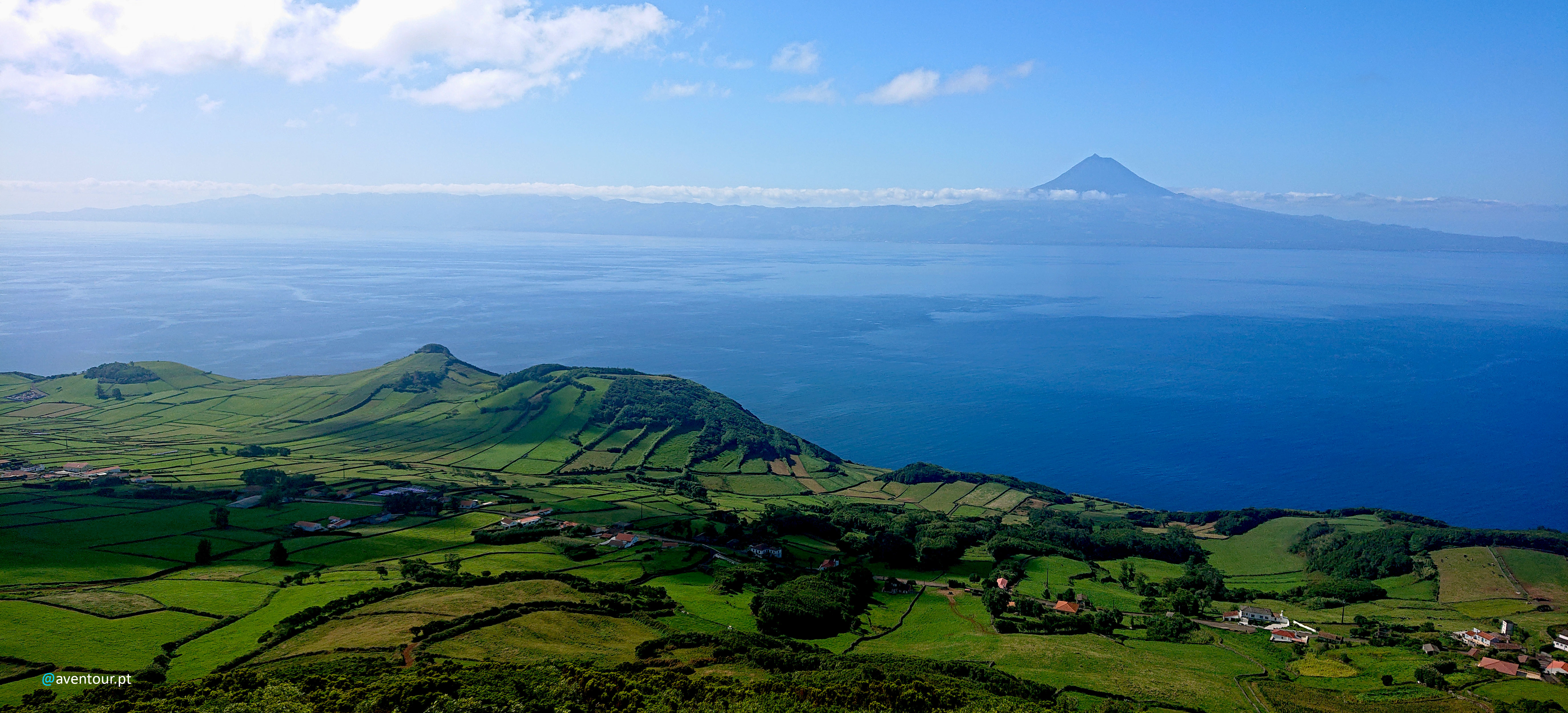 Miradouro da Vela na Freguesia de Rosais na ilha de São Jorge nos Açores